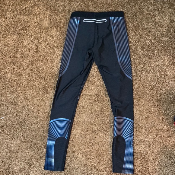 Nike Track Reflective Leggings Women’s Size Small Black with Metallic Stripes - Picture 6 of 8